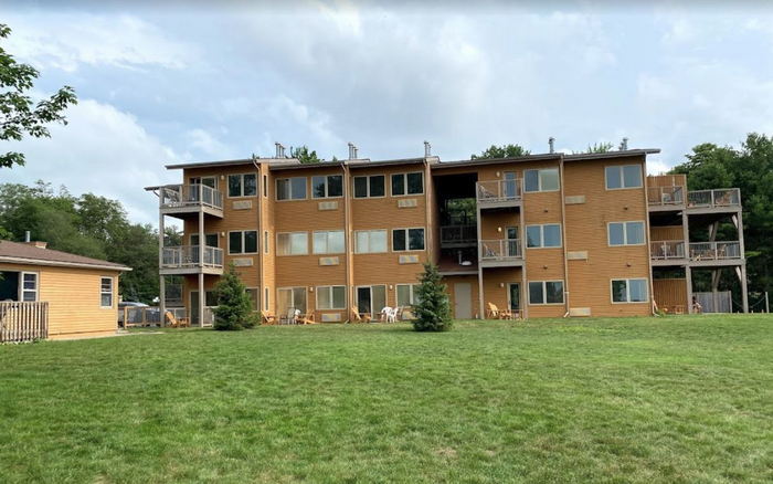 Lake Bluff Inn & Suites (Stieves 4 Season Lake Bluff Motel) - From Web Listing (newer photo)